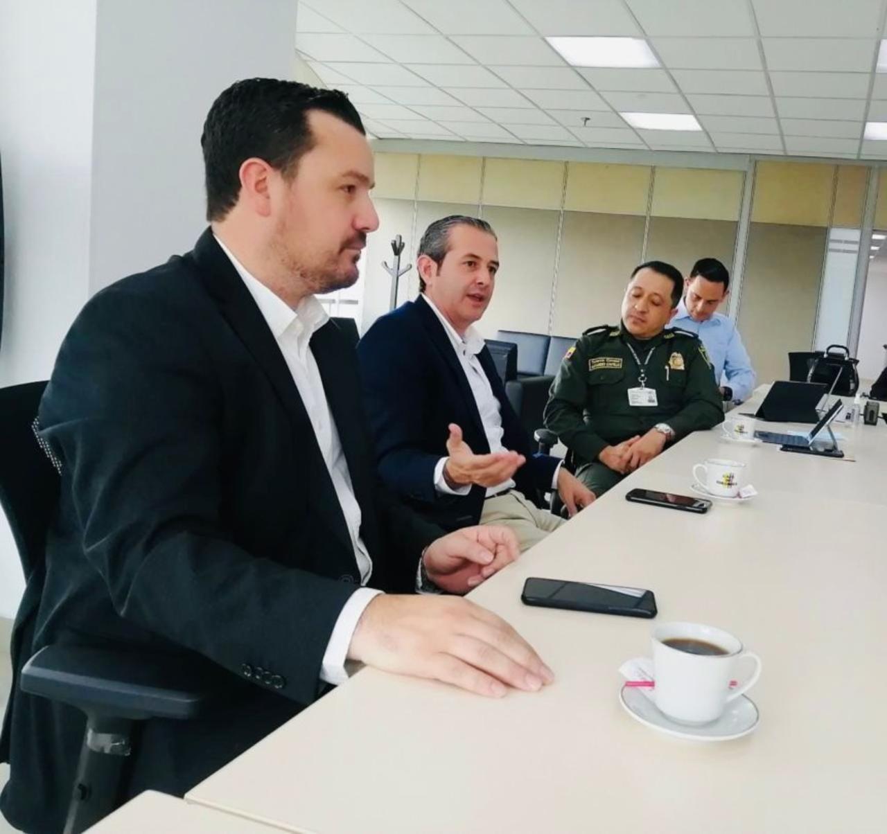 Saltillo expone modelo de seguridad en Bogotá, Colombia