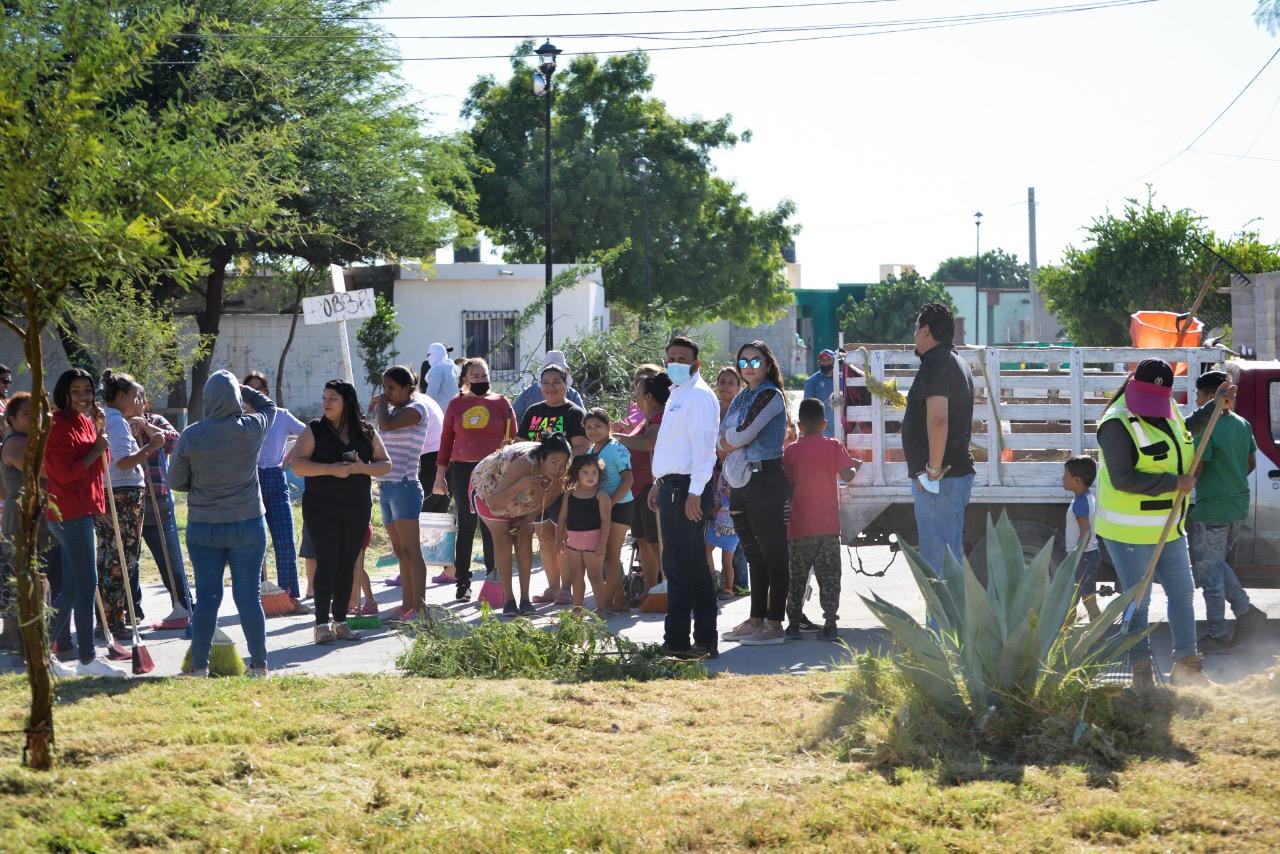 Se suman vecinos a tercera jornada de 'Mi Gómez Más Limpio'