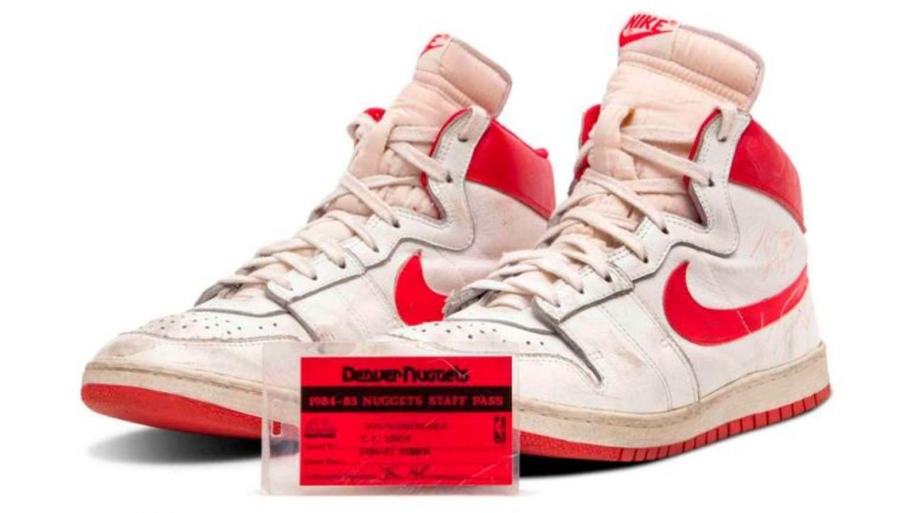 Subastarán zapatillas deportivas de Michael Jordan por más de un millón de dólares