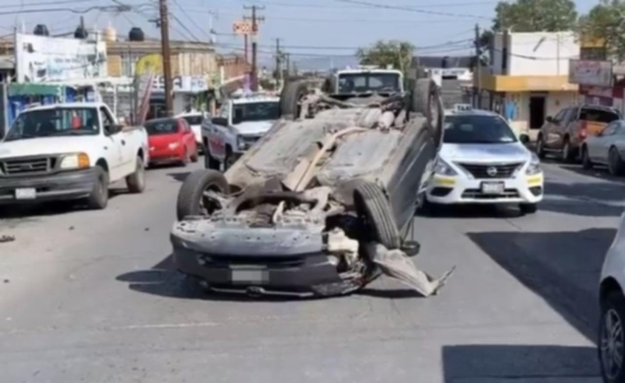 Menor vuelca su vehículo en Zona Centro de Saltillo