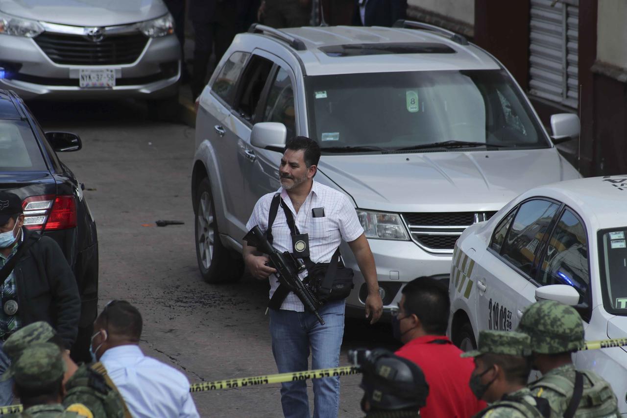 Arrestan a pareja que estaría ligada al homicidio de un periodista en el Estado de México