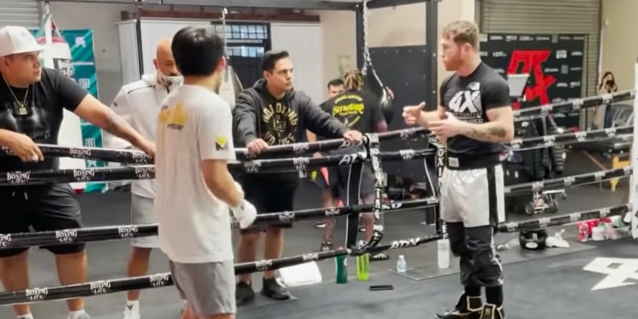 'Canelo' Álvarez prepara al hijo de Manny Pacquiao para su debut en el boxeo