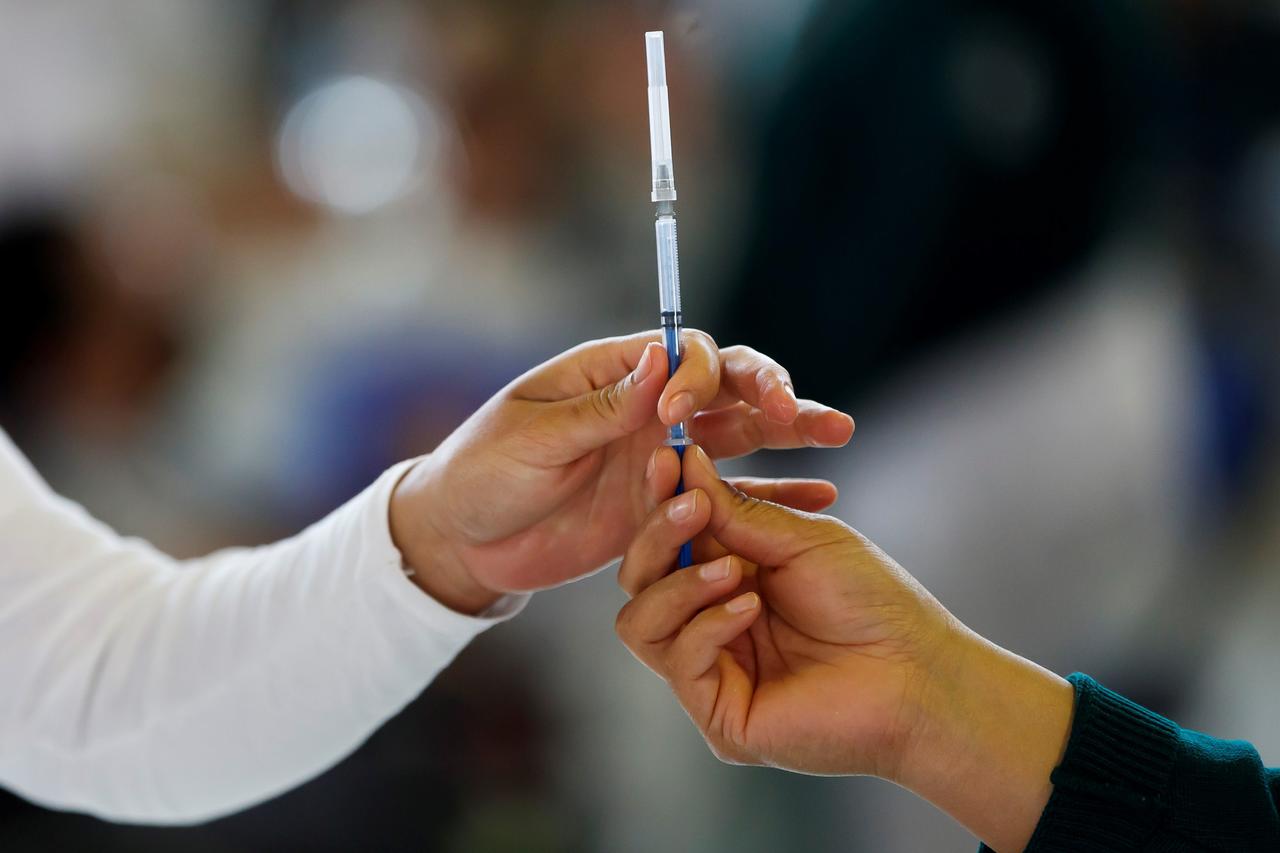 México inmuniza a 13.2 millones de personas con vacuna que no acepta Estados Unidos