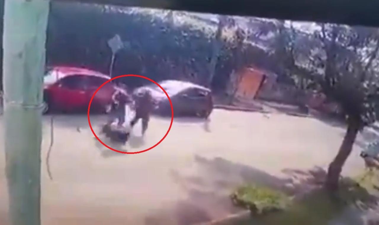 Mujer recibe un disparo en la cabeza al resistirse a asalto en Cuernavaca