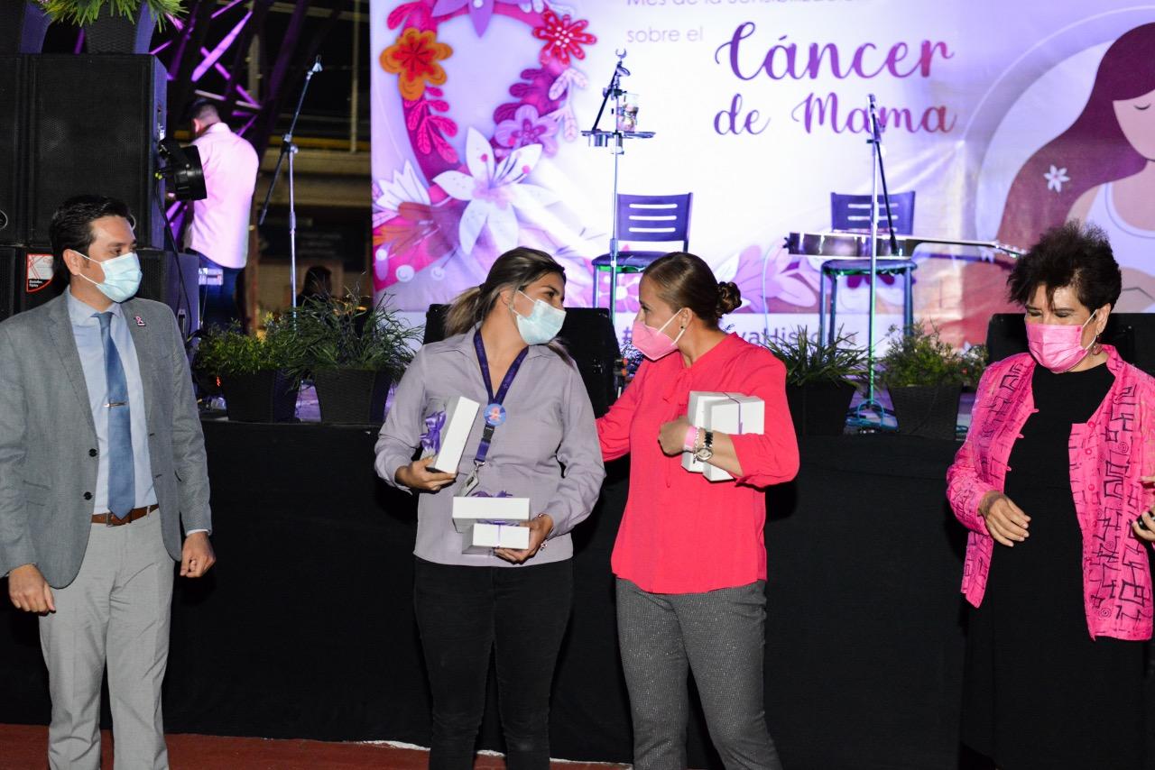 En Gómez Palacio realizan 'coctel rosa' para recaudar fondos contra cáncer de mama