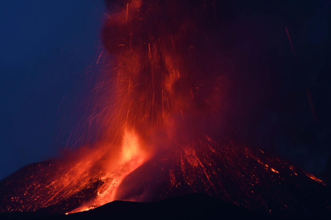 Expertos definen la estructura interna del Etna y sus zonas de acumulación de magma