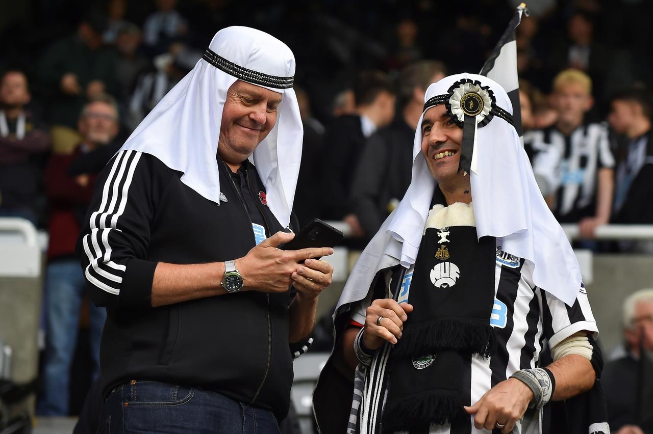 Newcastle retira solicitud que dirigió a su afición sobre usar atuendos árabes