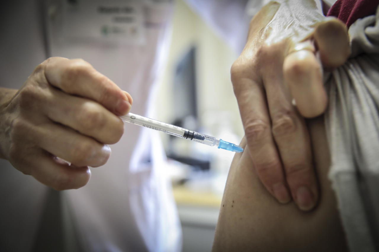 Portugal ya ha vacunado a 123 mil personas con la tercera dosis