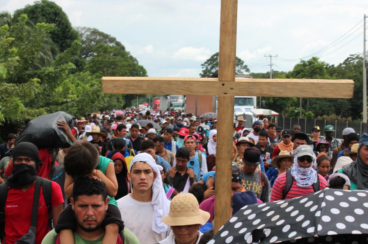 Más de 2 mil migrantes continúan en ruta por el sur México