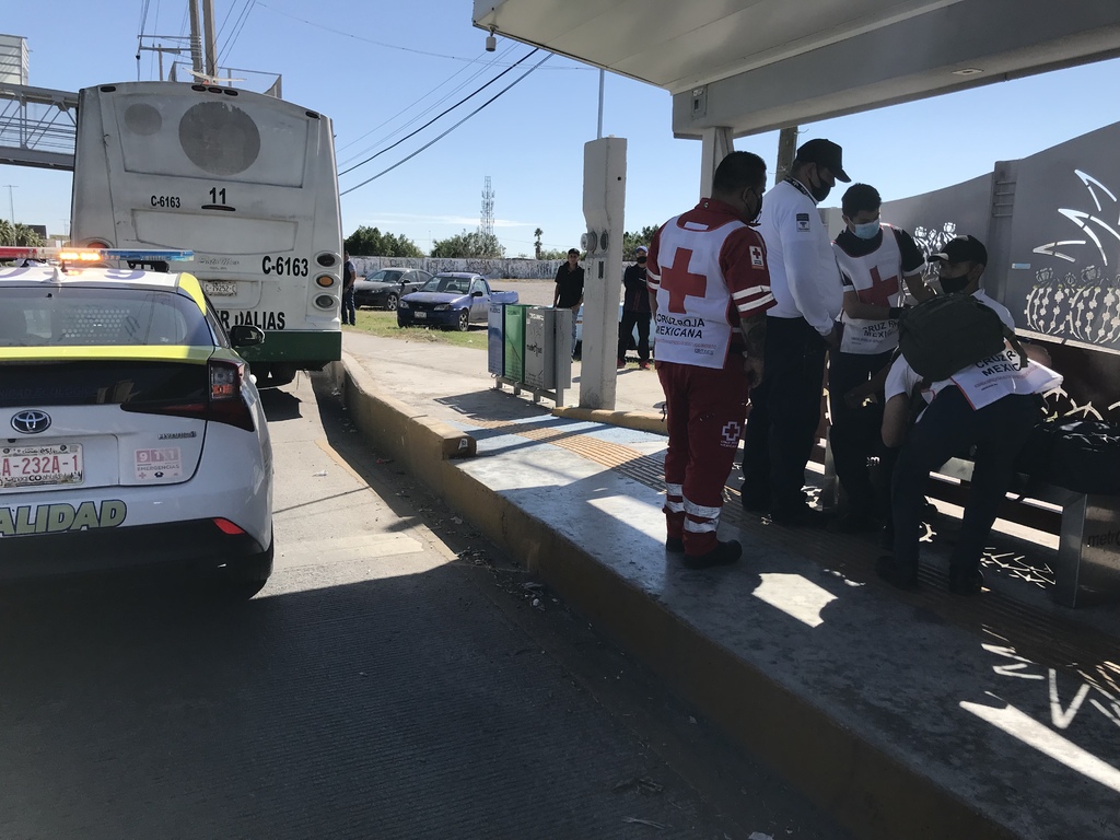 Accidente vial cerca de la Deportiva de Torreón deja un tránsito lesionado