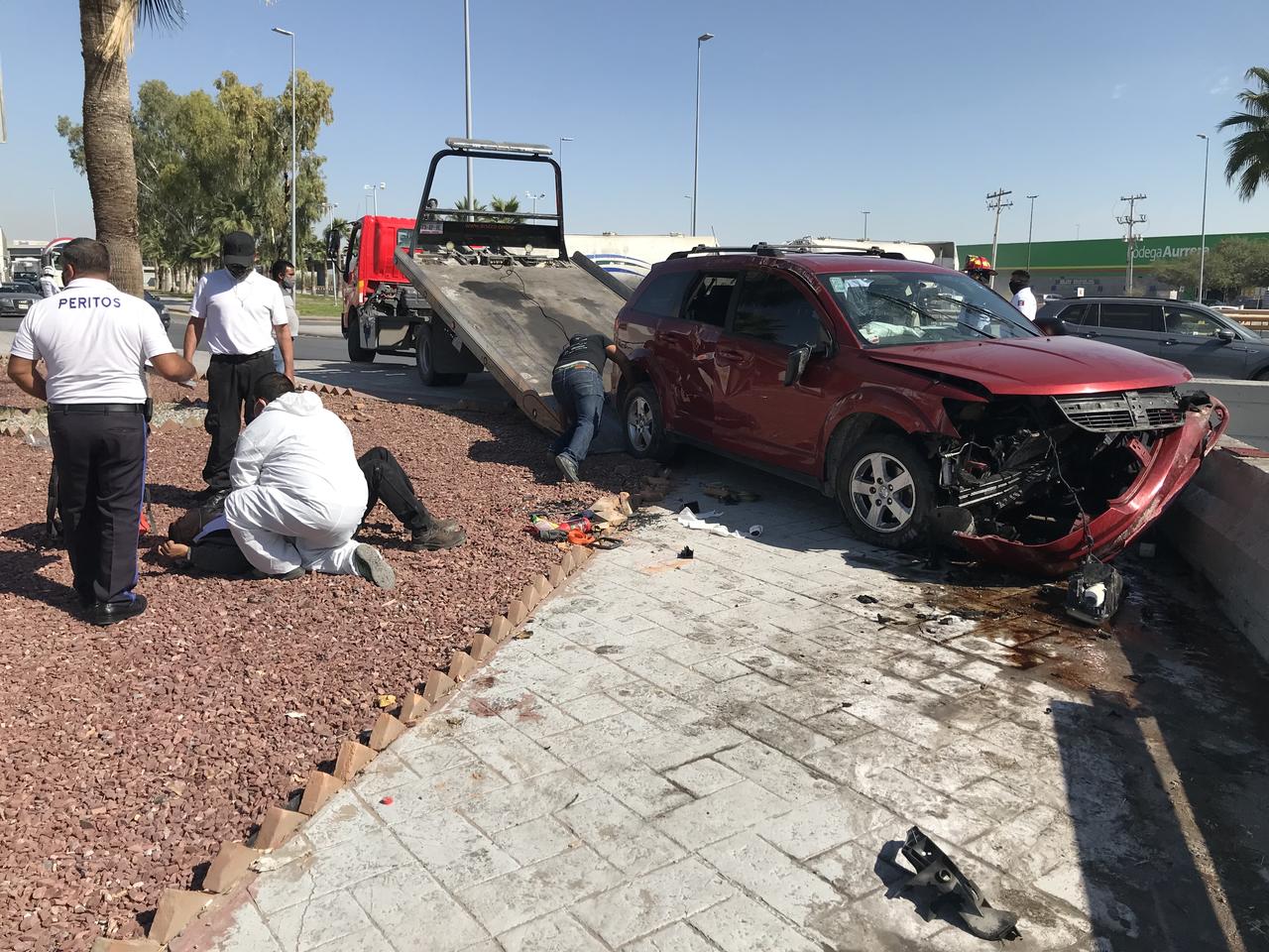 Conductora ebria provoca accidente en Torreón y sus acompañantes resultan lesionados
