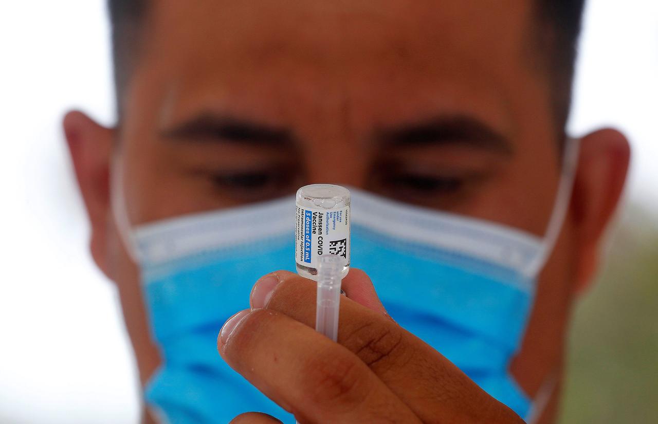 Maestros de Coahuila piden refuerzo de vacuna antiCOVID