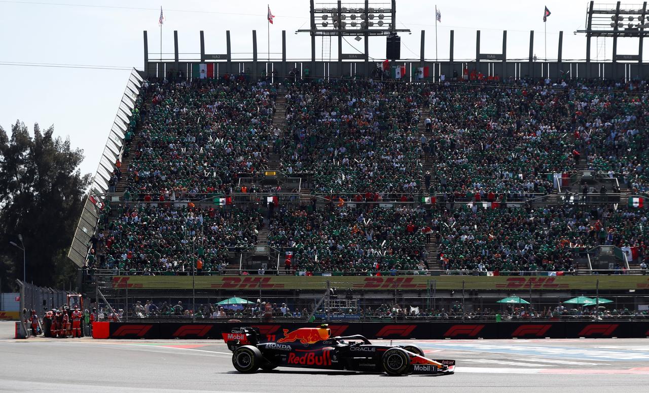 'Checo' Pérez conquista el tercer lugar en Gran Premio de México