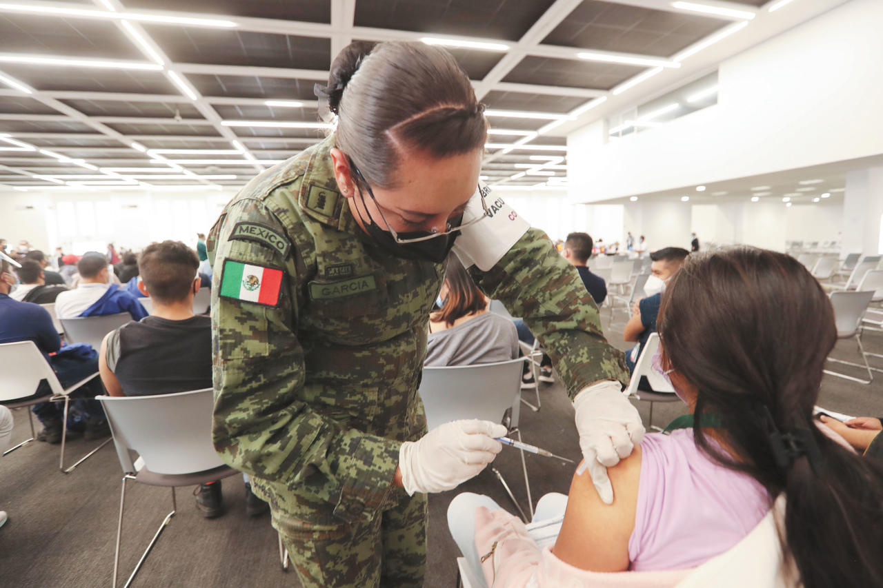 Restan 300 mil adultos por vacunar contra COVID-19 en Coahuila