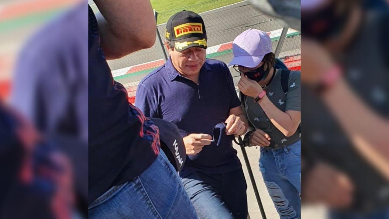Asistencia de Mario Delgado al Gran Premio de México desata críticas contra el político