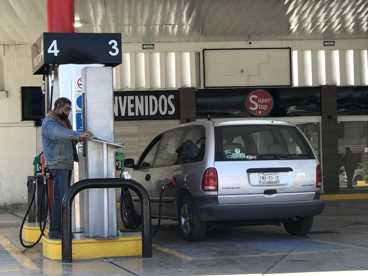 En Monclova la gasolina es más barata