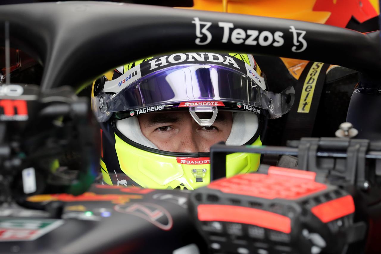 Sergio Pérez marca tercero en primer entrenamiento del Gran Premio de Brasil