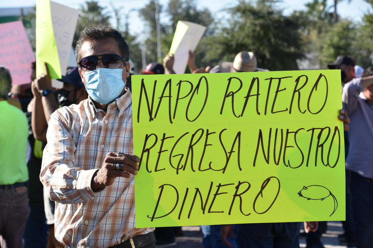Sindicalistas protestan contra Napoleón Gómez Urrutia en Monclova
