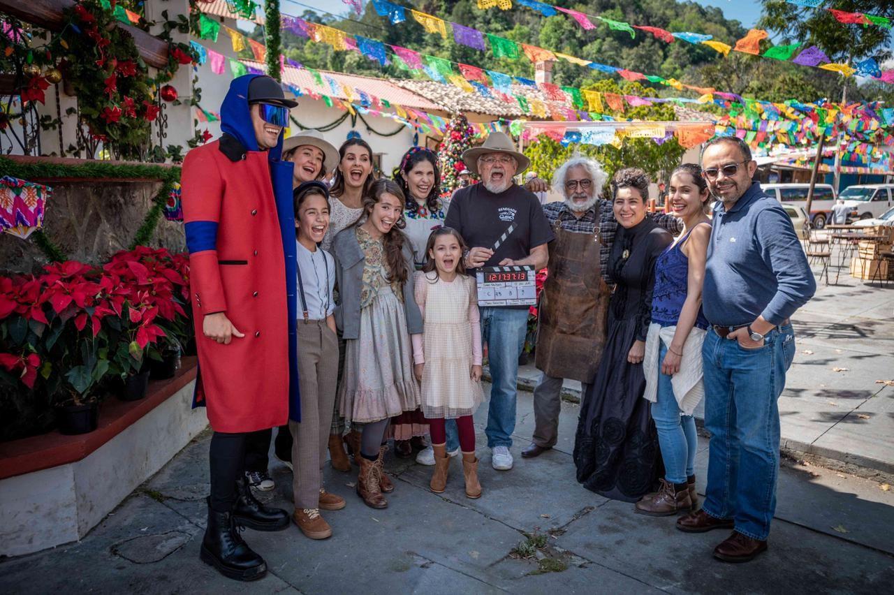 Paulina Rubio, Carlos Rivera, Christian Nodal se unen a proyecto navideño de Televisa