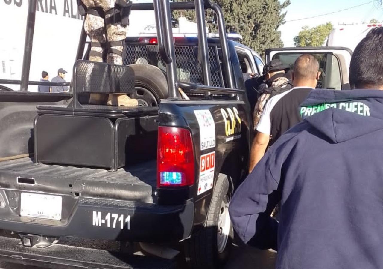 Ruleteros detienen a presunto ladrón de taxi en Saltillo