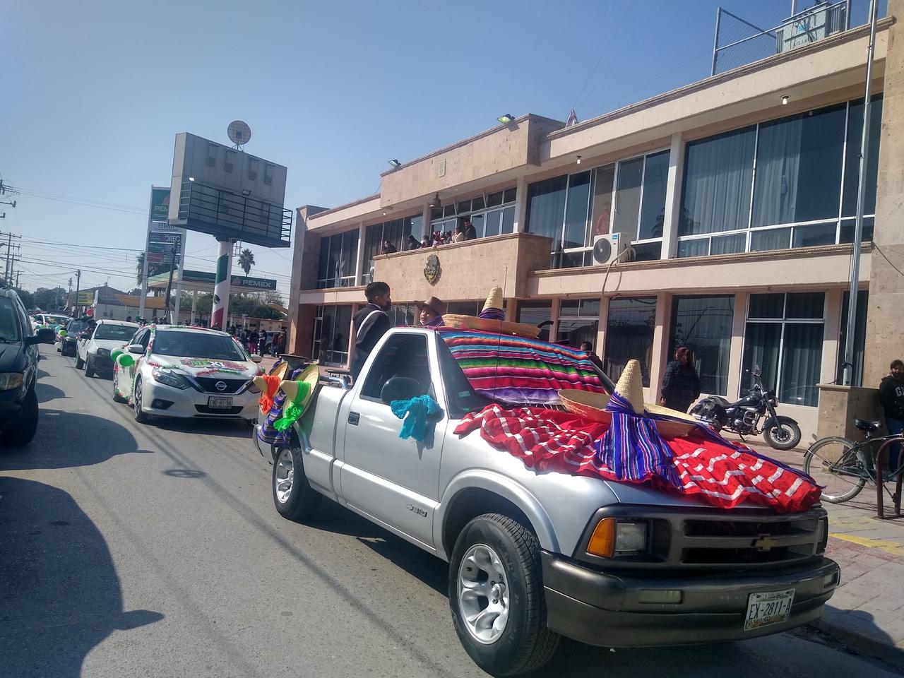 En Matamoros realizan caravana con carros aleg ricos por la Revoluci n