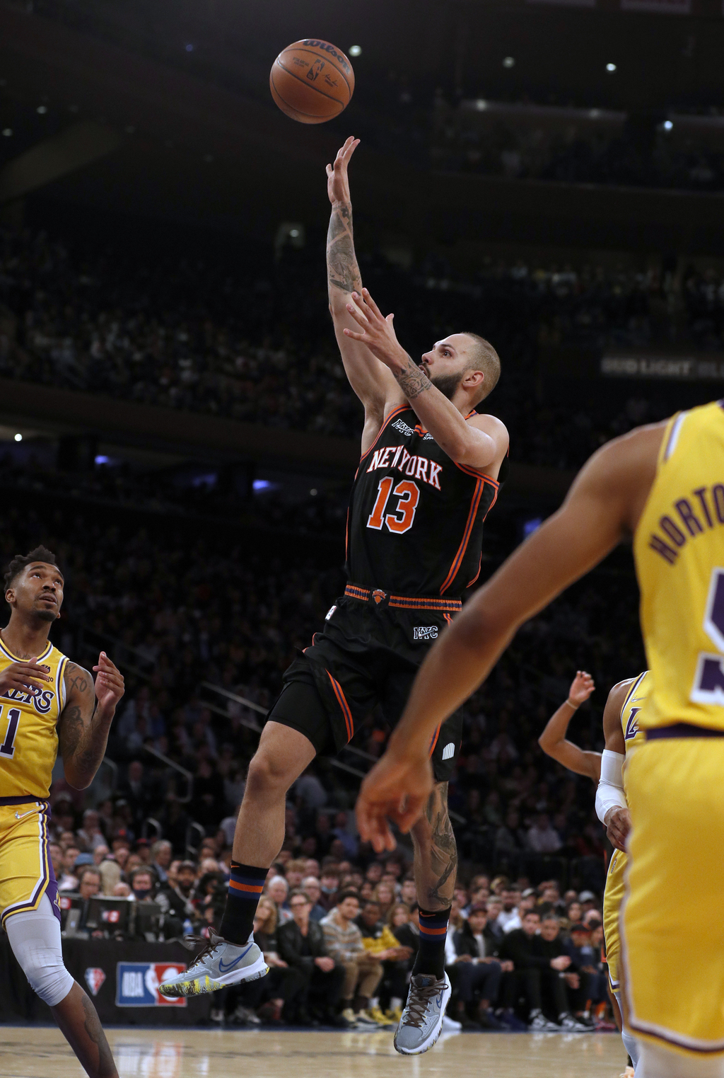 Se recuperan los Knicks y se imponen a Lakers