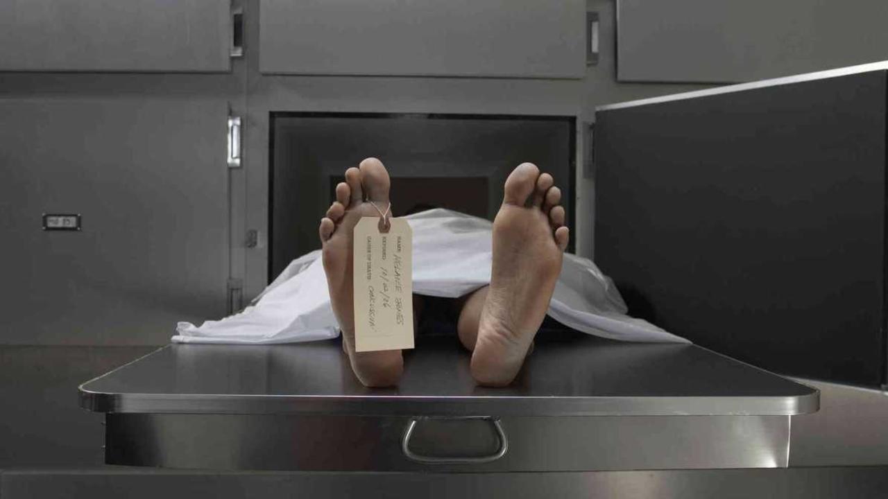 Hombre 'resucita' en una morgue tras pasar una noche dentro de congelador