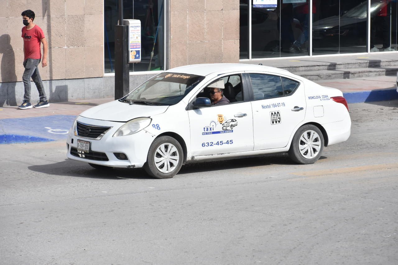 Transporte y Vialidad realiza operativos para que taxis no cobren de más en Monclova