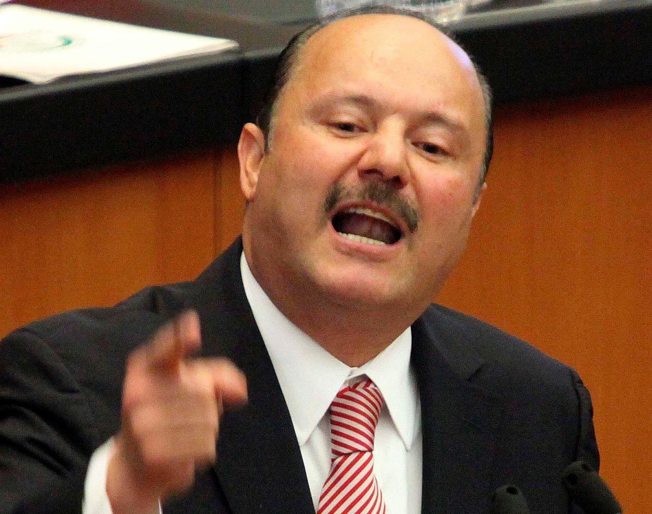 Juez ordena a Fiscalía de Chihuahua devolver inmuebles confiscados a César Duarte