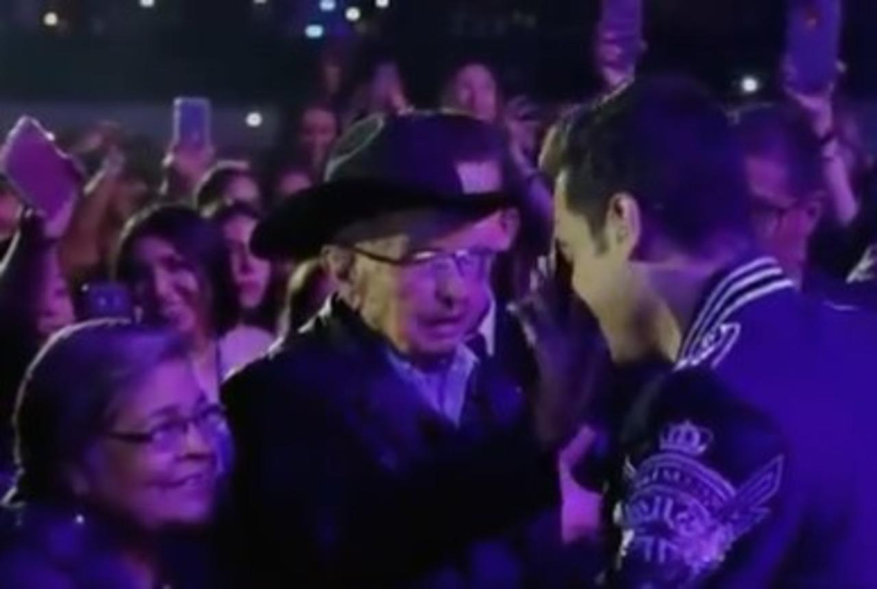 Carlos Rivera recuerda último concierto que ofreció a su abuelita en Torreón