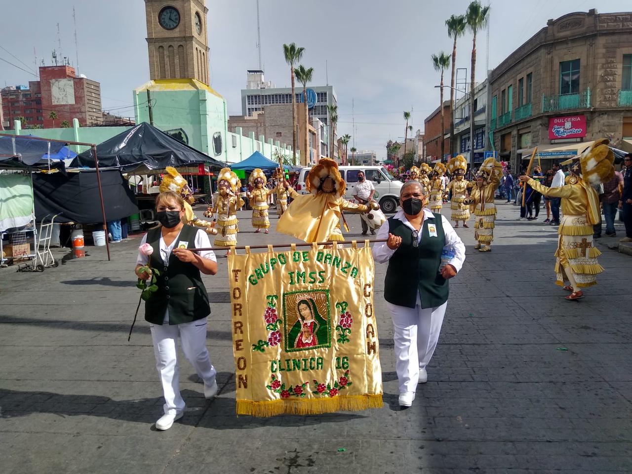 Personal de salud peregrina en Torreón para venerar a la Virgen de Guadalupe