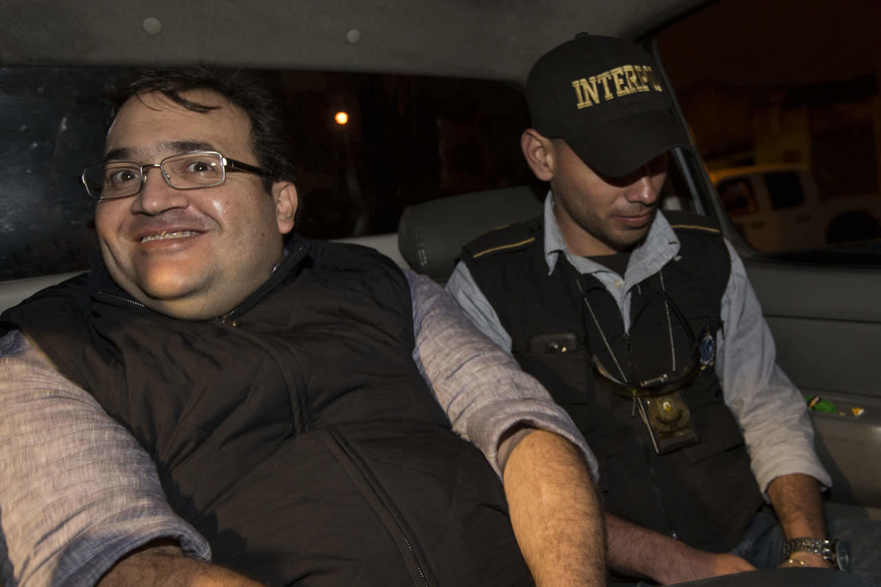 Autoridades cumplimentan orden de aprehensión contra Javier Duarte por desaparición forzada