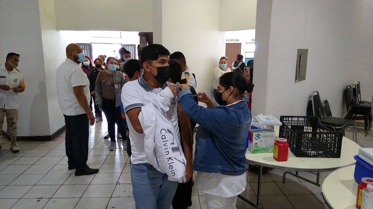 Coahuila ha logrado vacunar a 10 mil niños contra COVID en la frontera