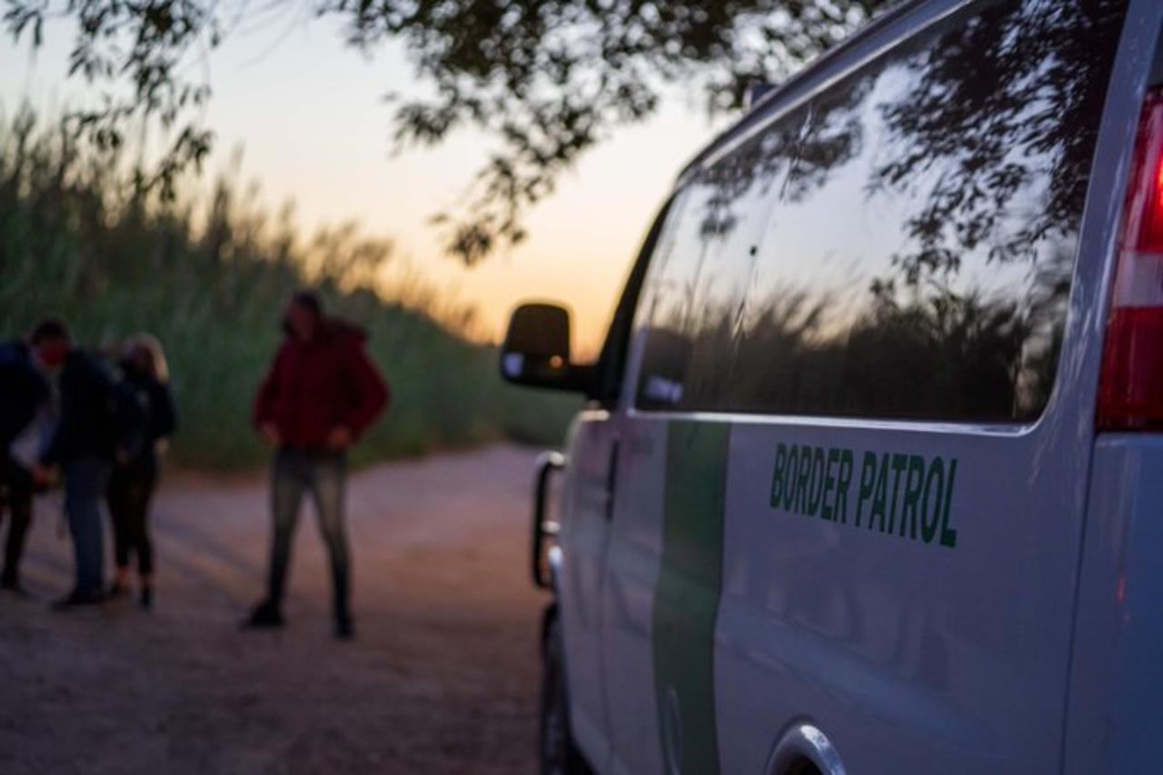 Patrulla Fronteriza localiza a orillas del río Bravo a menor migrante desaparecido
