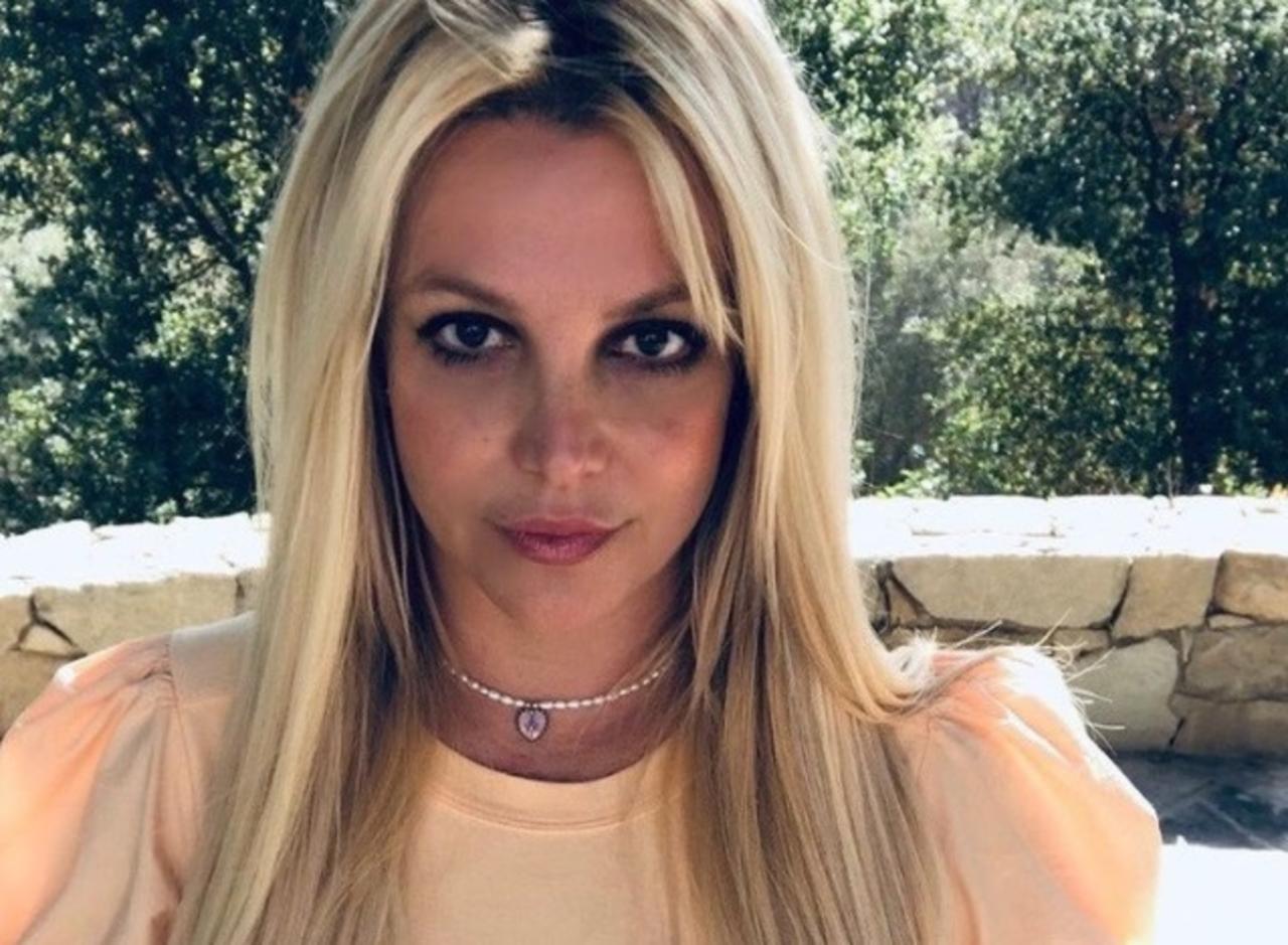 Captan a Britney Spears en bikini desde playas mexicanas