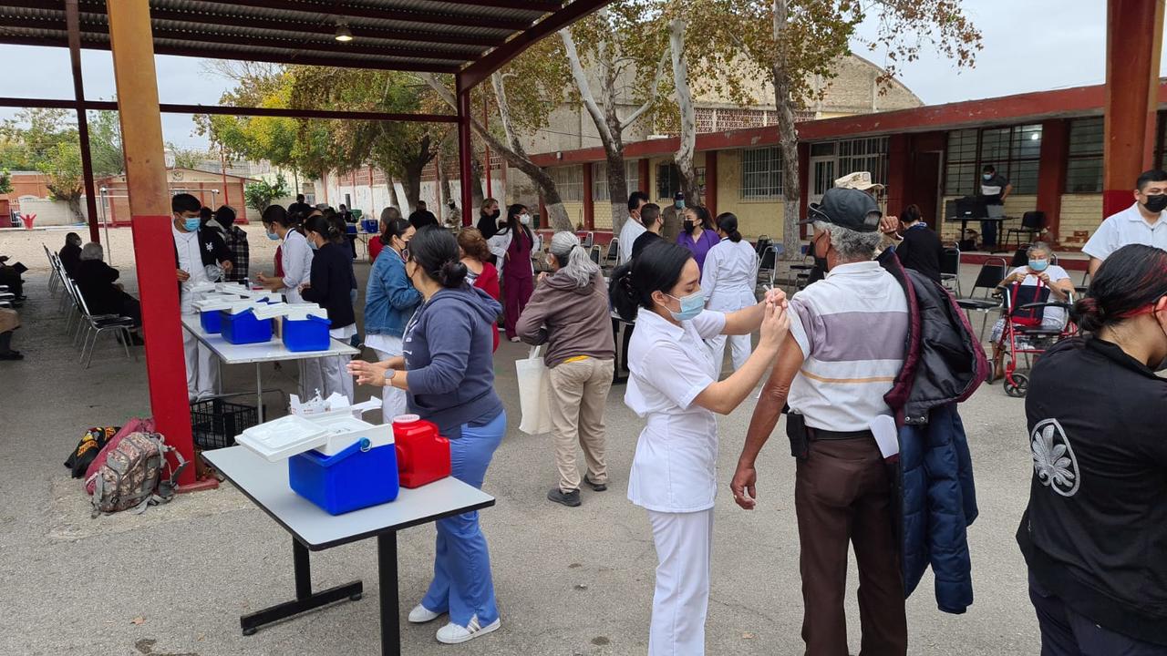 Concluye vacunación de adultos mayores de 60 años en Piedras Negras