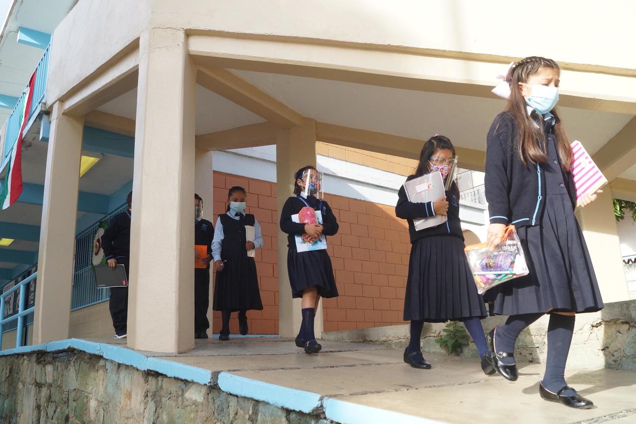 SEP llama a continuar con el regreso a clases presenciales en México