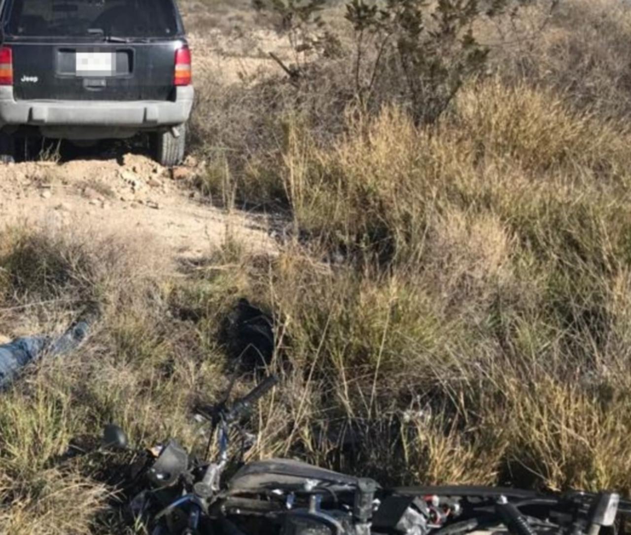 Camioneta impacta a motociclista que viajaba con su hijos en carretera Los Pinos