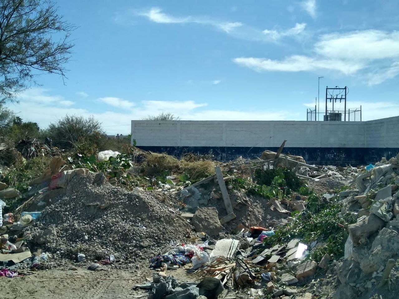 Centros de transferencia de desechos lucen 'rebasados' en Torreón