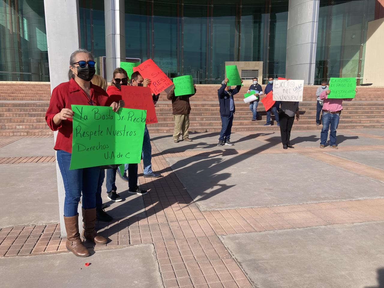 Trabajadores de UAdeC en Monclova también protestan por falta de pagos