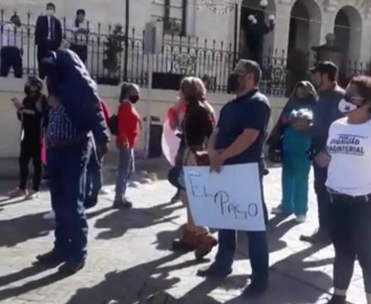 Trabajadores de la UAdeC en Saltillo realizan protesta