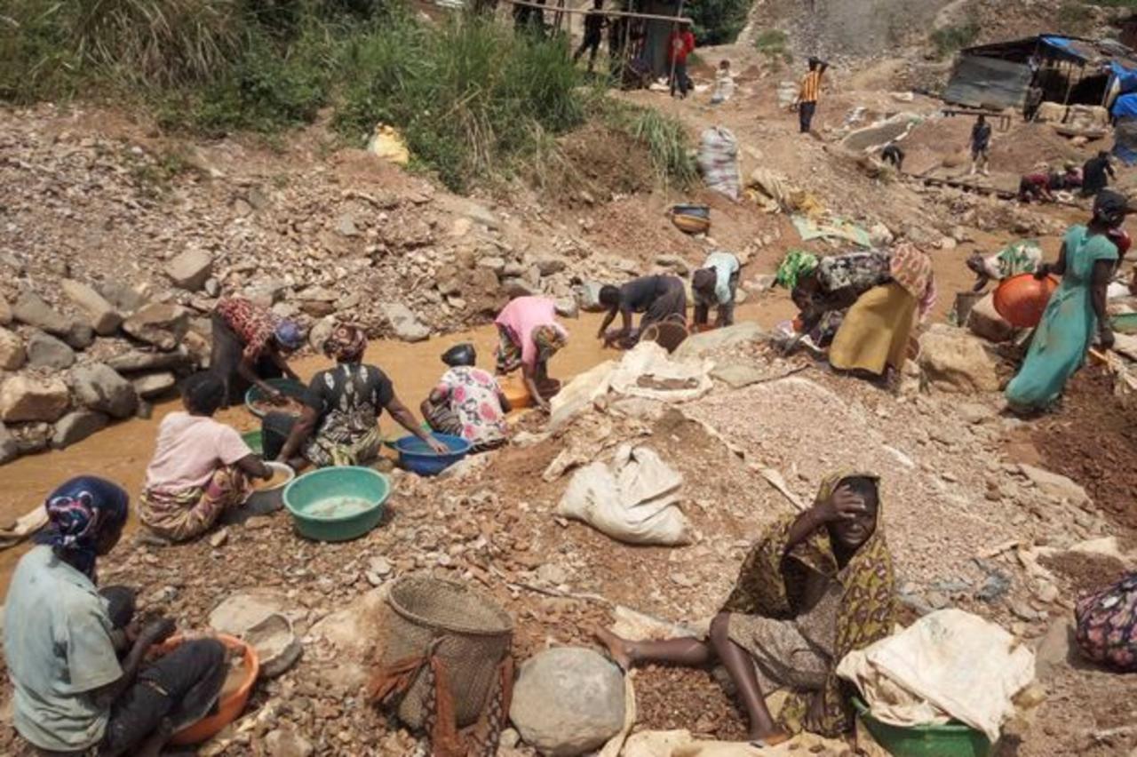 Derrumbe de mina de oro en Sudán deja al menos 38 muertos