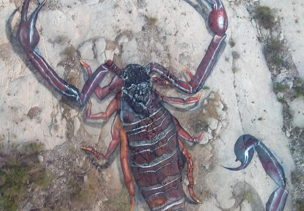 'Voltea al Cerro de las Noas'; artista lagunero plasma escorpión gigante bajo el Cristo en Torreón