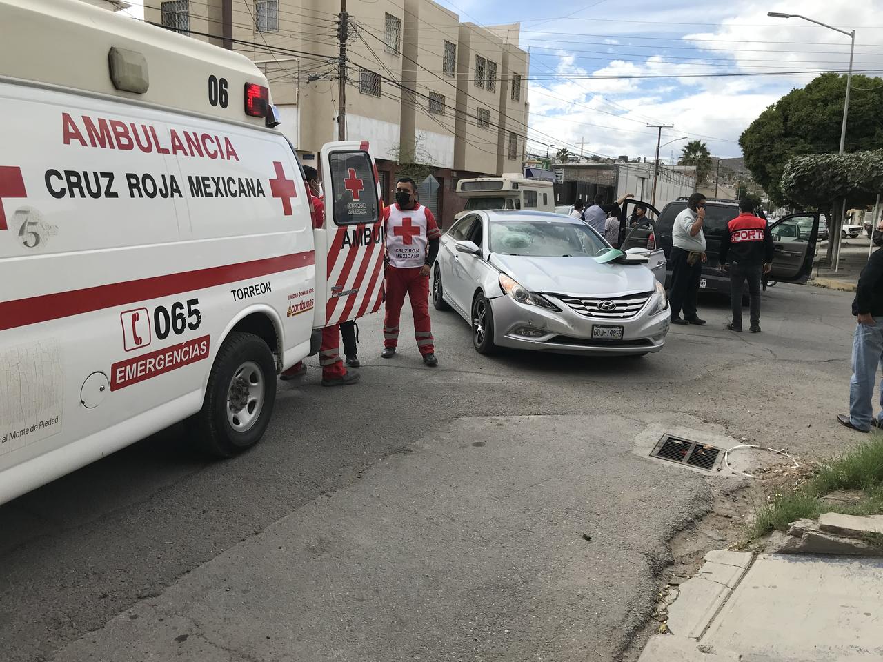 Mujer resulta lesionada tras provocar choque en la zona Centro de Torreón