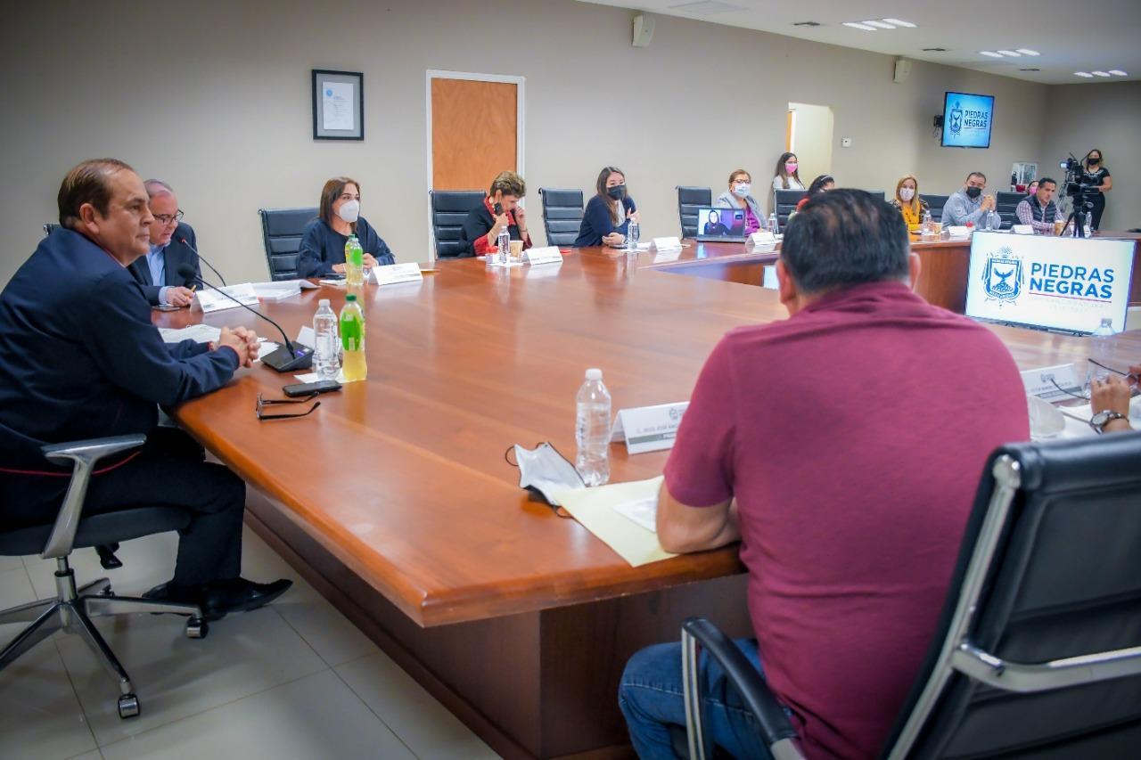 Ayuntamiento de Piedras Negras dará en comodato equipo de oficina para actividades de 47 Zona Militar