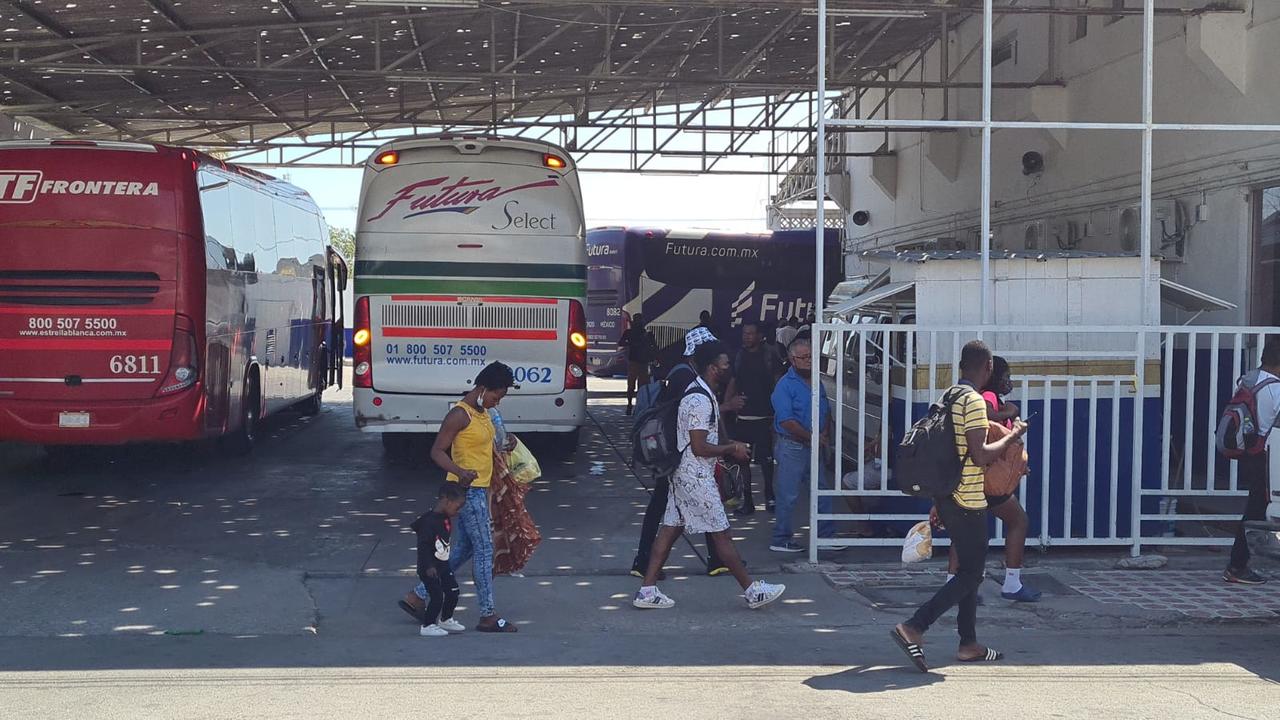 Siguen llegando migrantes nacionales y extranjeros a Ciudad Acuña