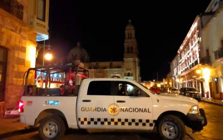 En Zacatecas abandonan vehículo con cuerpos sin vida frente al Palacio de Gobierno