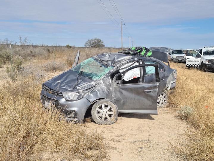 Volcadura deja una mujer herida sobre carretera federal Nuevo Laredo - Piedras Negras