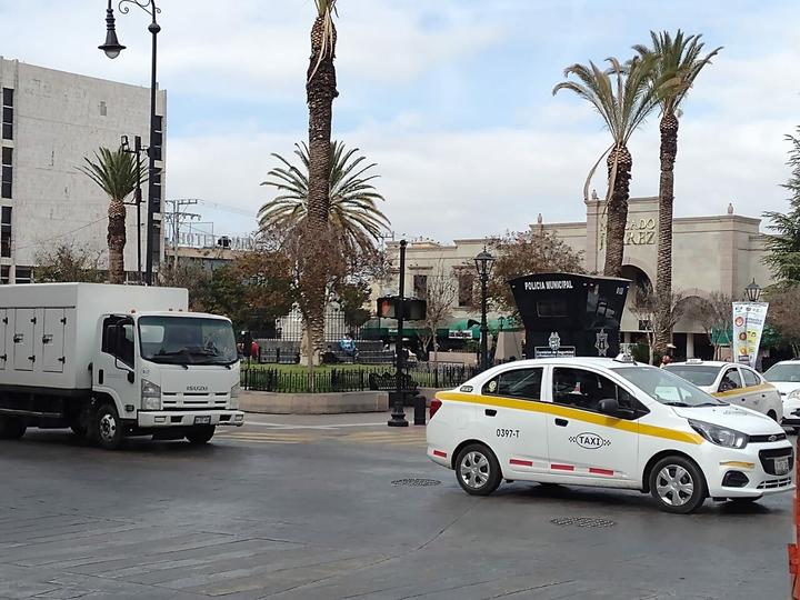 En Saltillo buscan doble botón de pánico y video cámaras en taxis