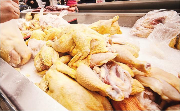 Pechuga de pollo alcanza precio de 120 pesos el kilo: Profeco